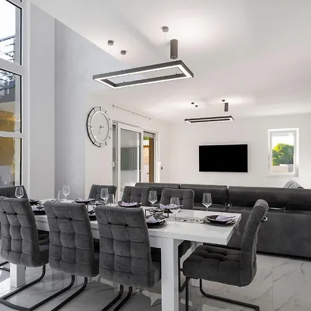 Luxury Colosseum